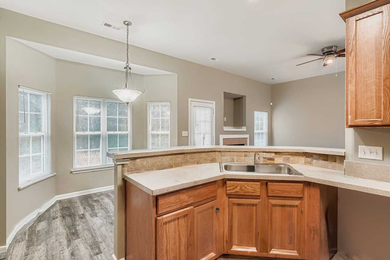 2918 Tindle Hill Ln - Photo 3 of 4
