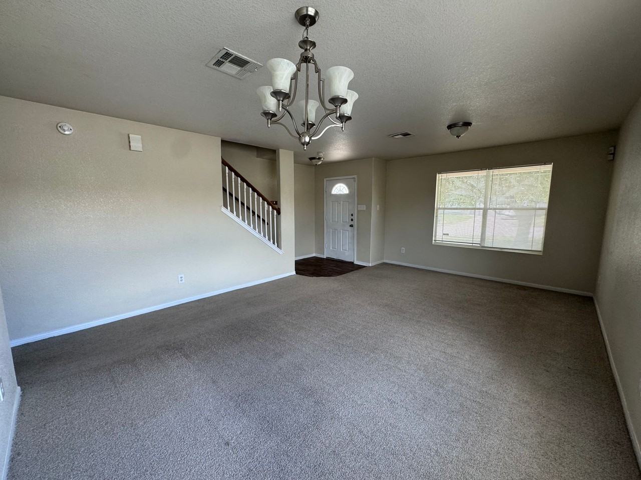 2201 Riley Dr - Photo 7 of 28