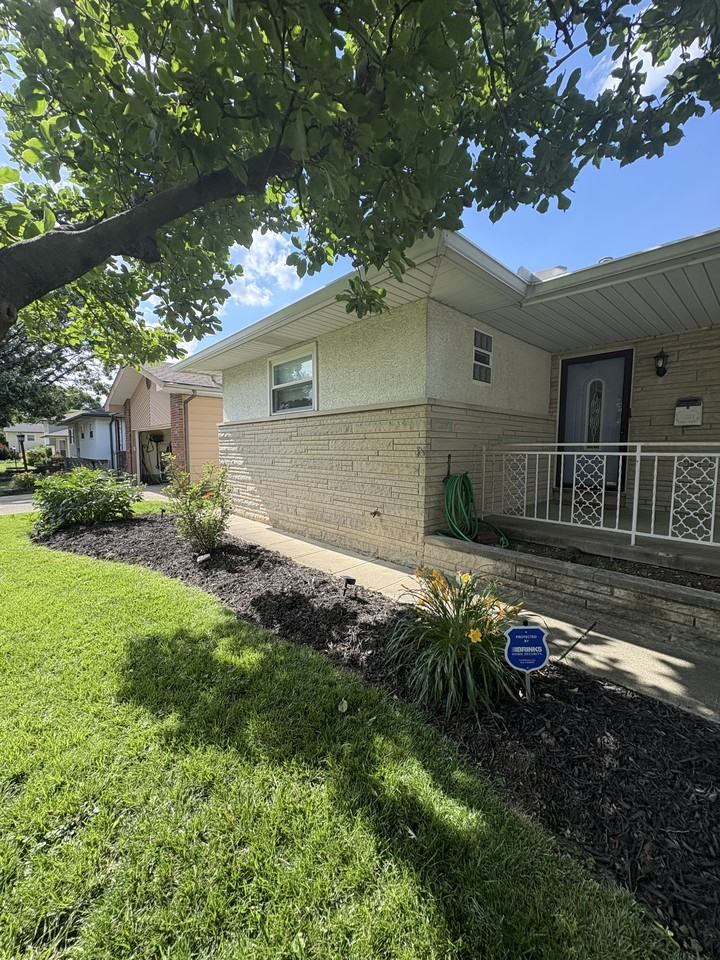 4036 Anthony Ct N #NA - Photo 2 of 16