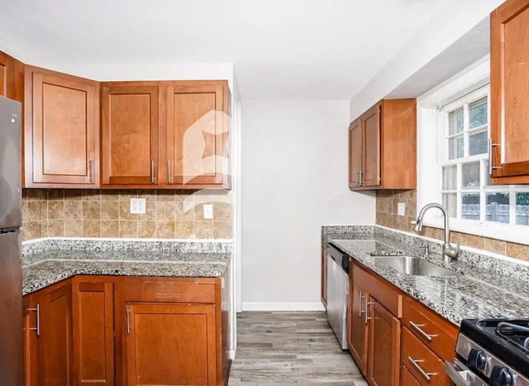 2030 Webster St #NA - Photo 6 of 8