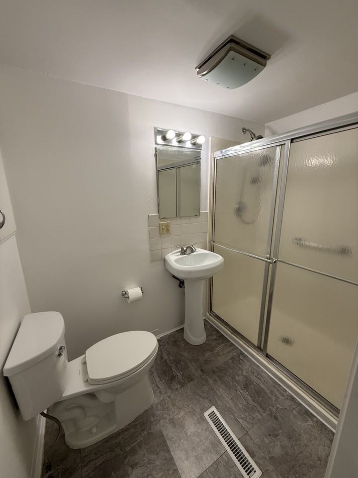 4422 Rodgers Rd #NA - Photo 7 of 7