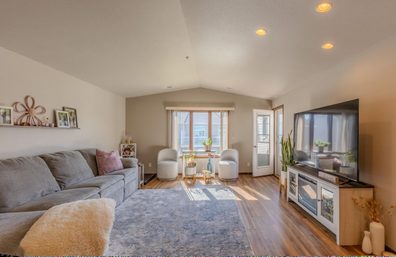 1770 E Calgary Ave #6 - Photo 3 of 14
