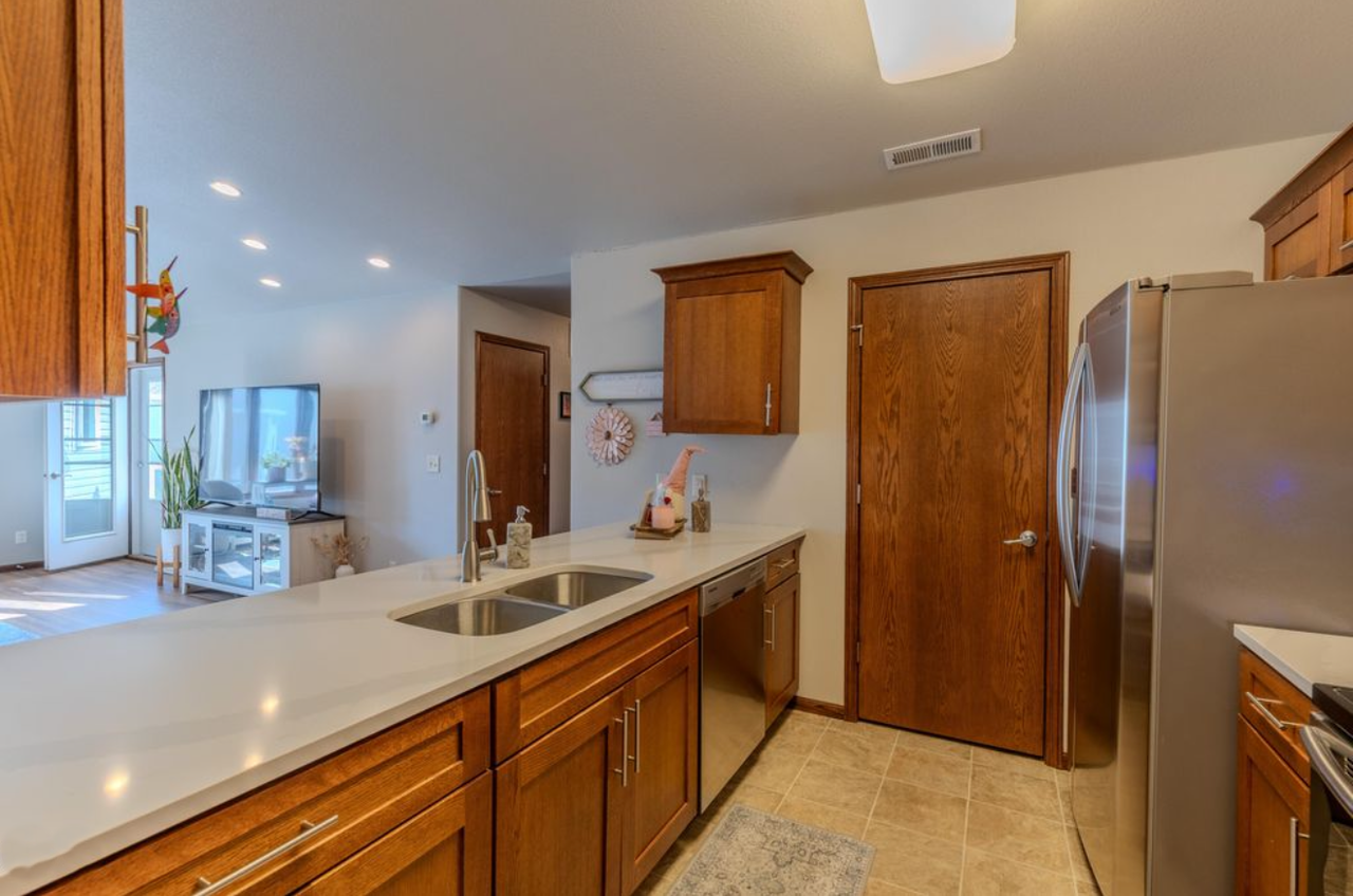 1770 E Calgary Ave #6 - Photo 5 of 14