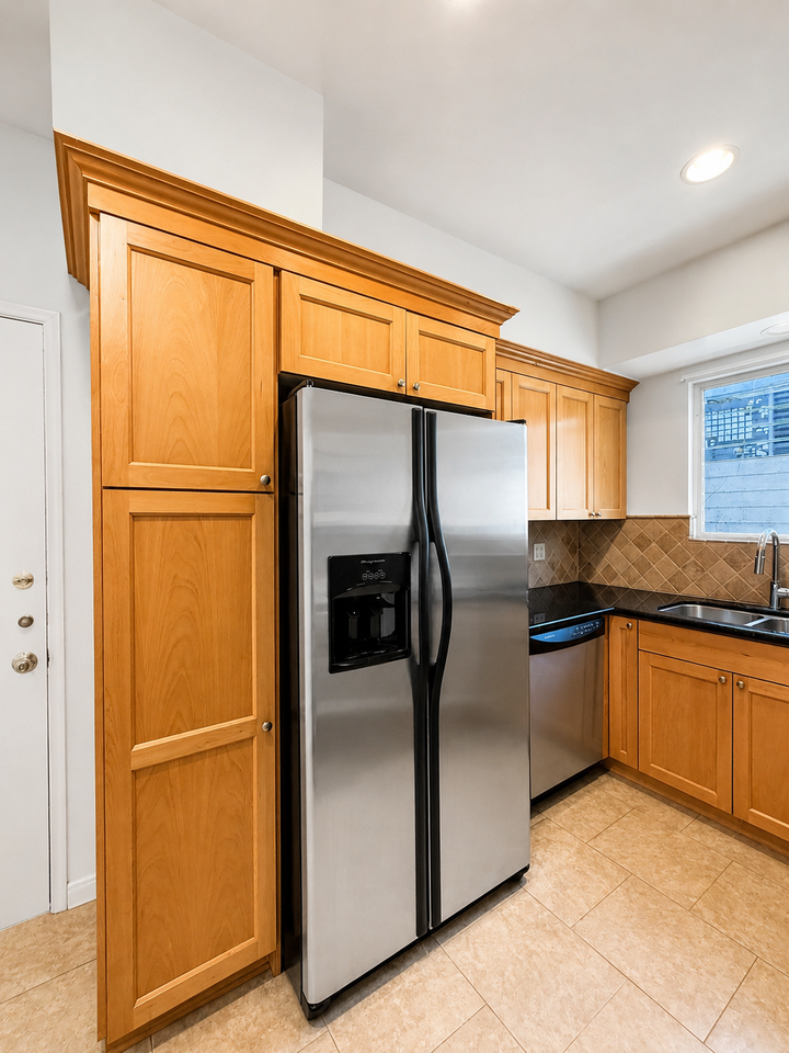 1530 N Laurel Ave #9 - Photo 6 of 15