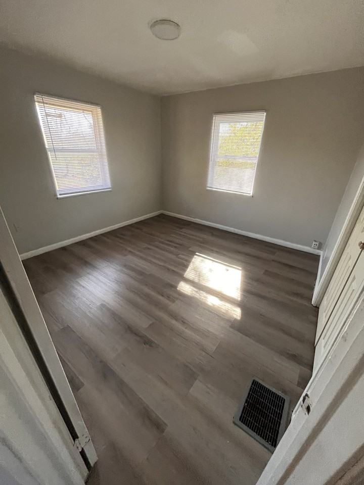 3652 Otterbein Ave #3652 - Photo 5 of 6