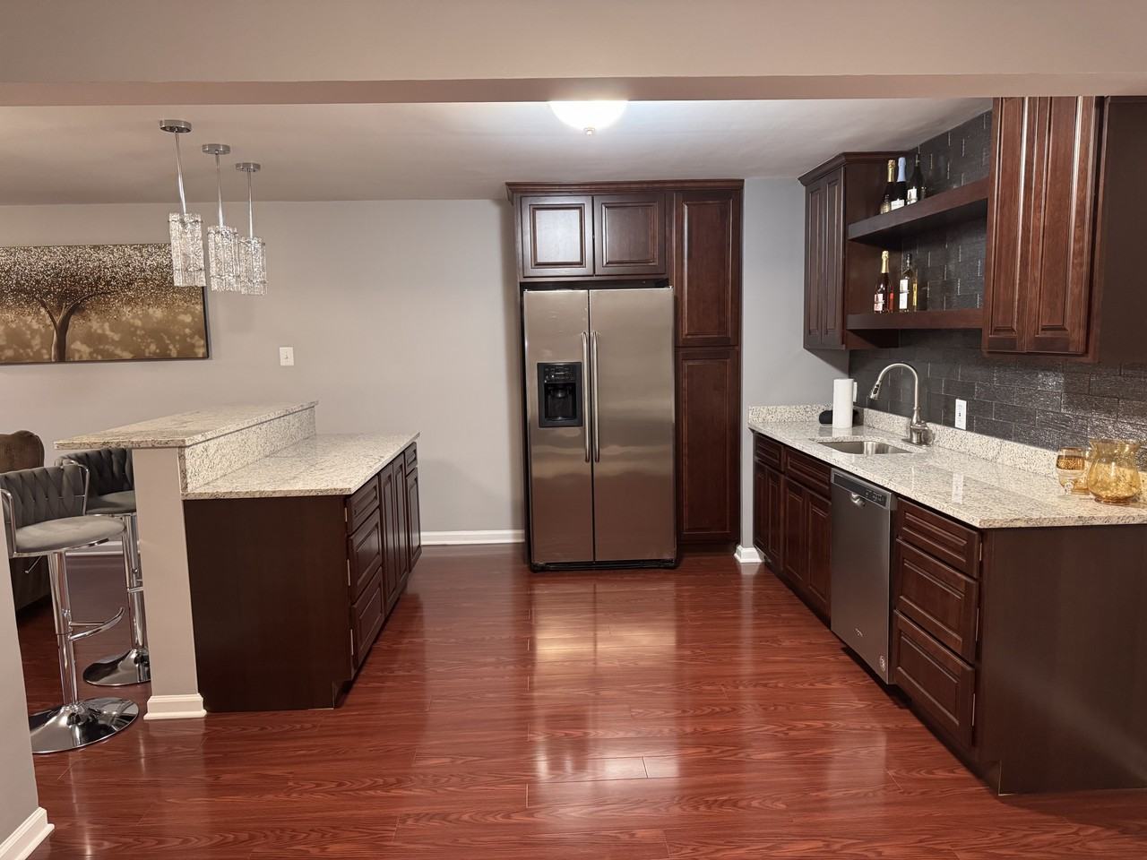 420 Lonsdale Ct - Photo 2 of 9