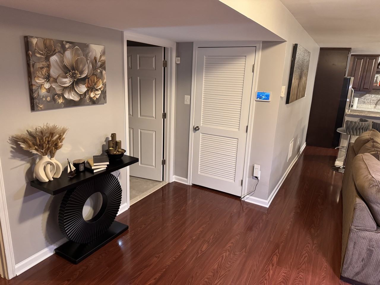 420 Lonsdale Ct - Photo 4 of 9