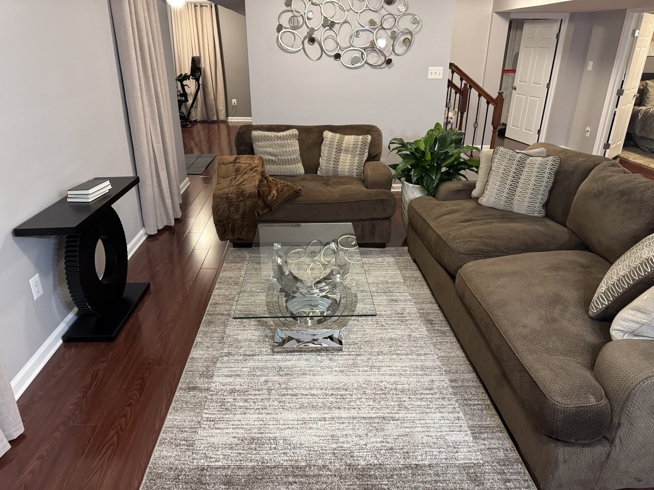 420 Lonsdale Ct - Photo 5 of 9