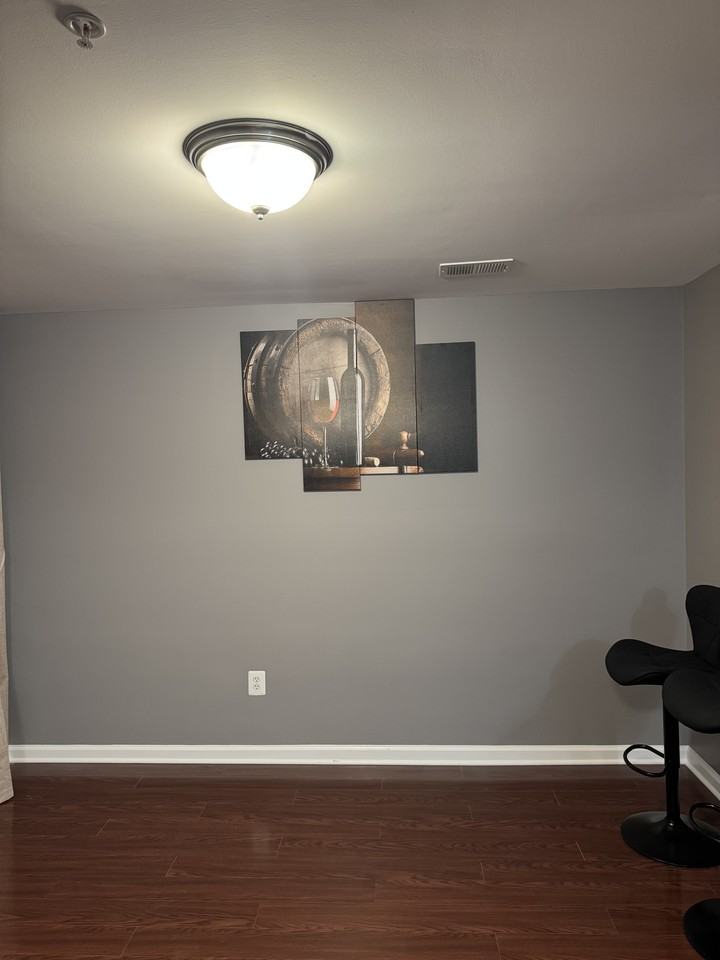 420 Lonsdale Ct - Photo 7 of 9