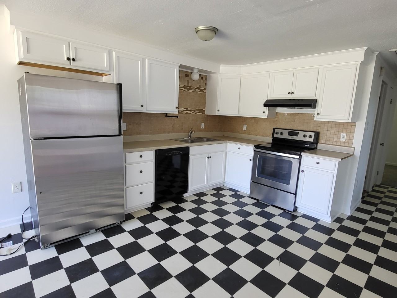 190 Gibbons Ct #NA - Photo 3 of 13