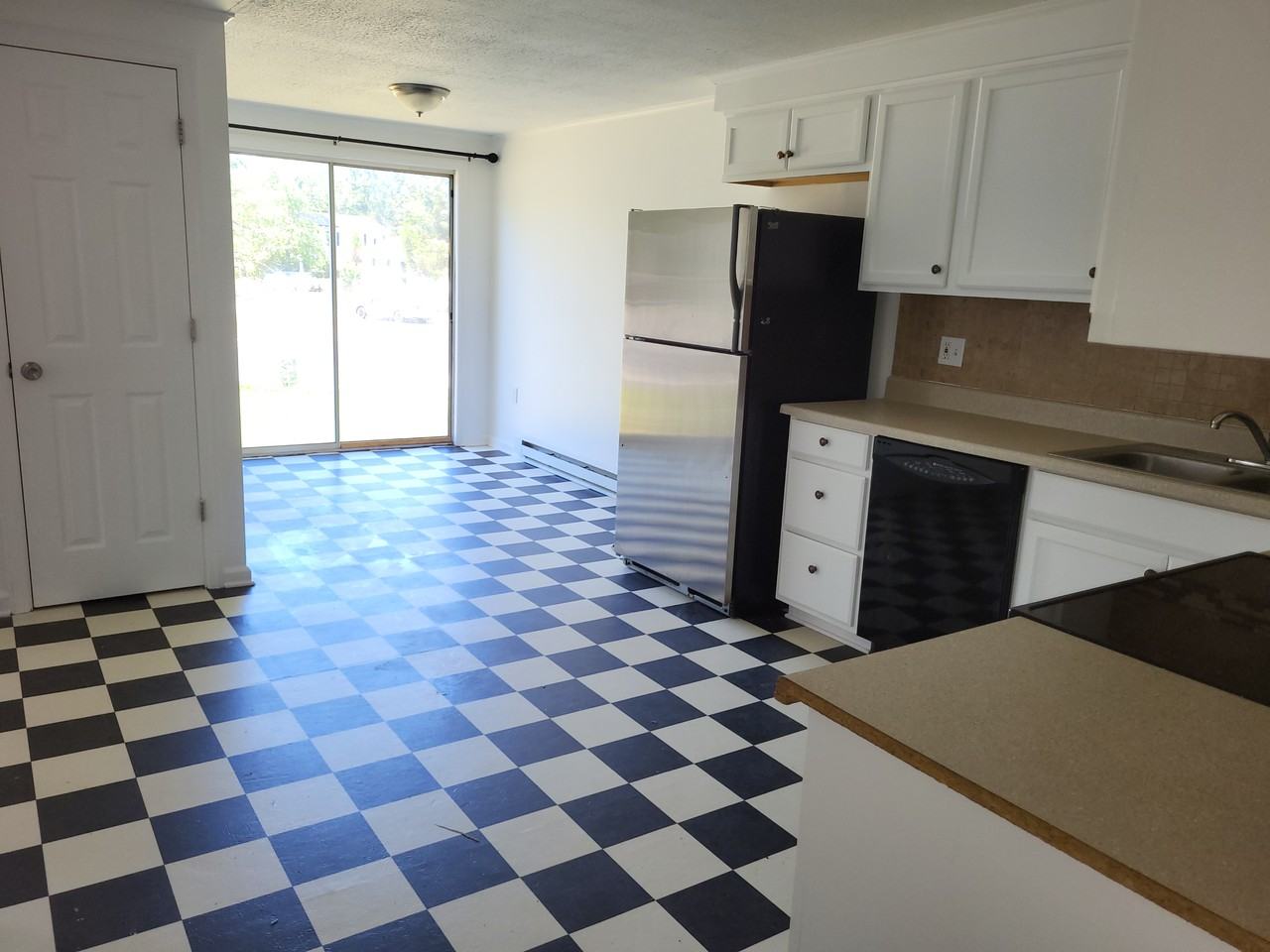190 Gibbons Ct #NA - Photo 5 of 13