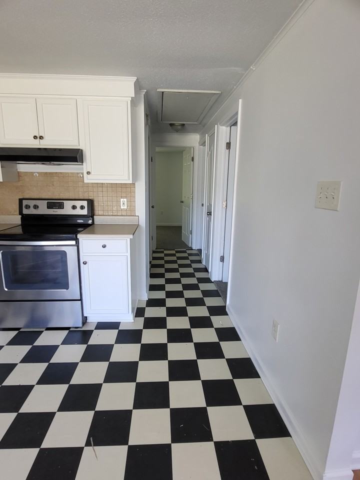 190 Gibbons Ct #NA - Photo 6 of 13