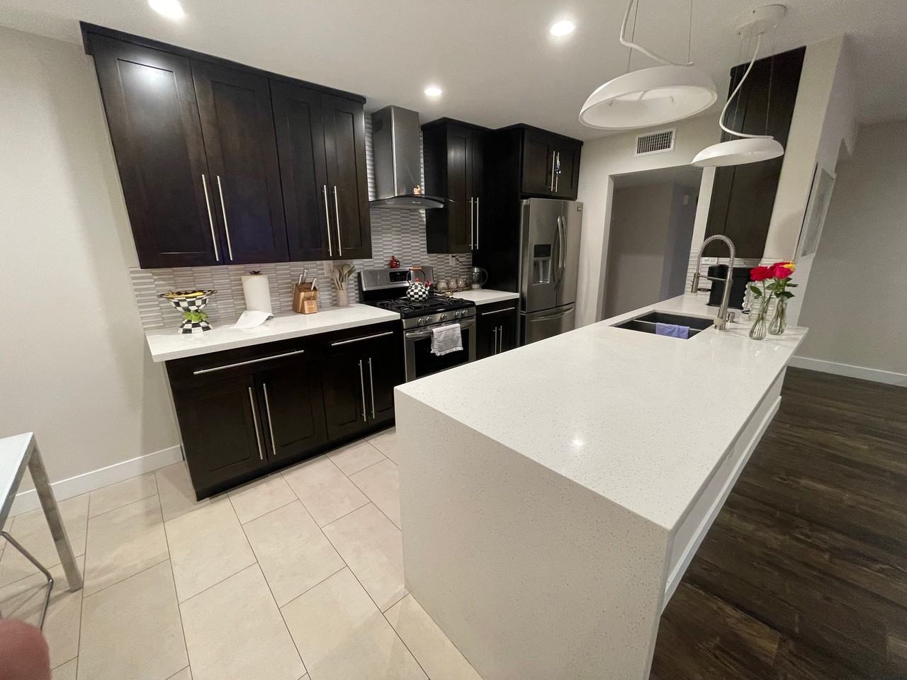 1229 E Wilson Ave #204 - Photo 2 of 9