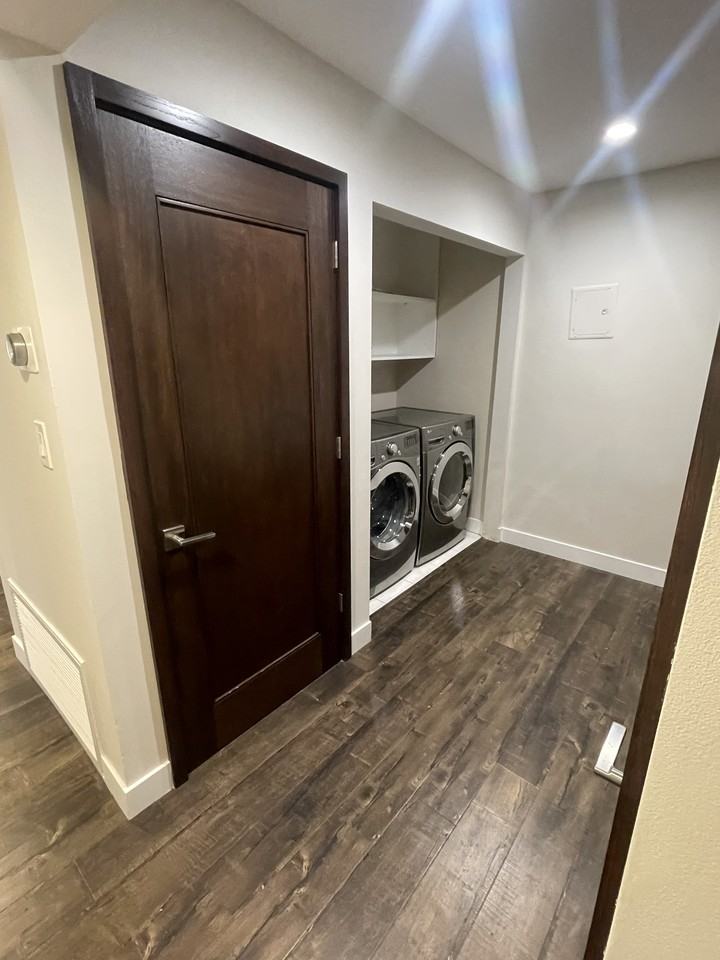 1229 E Wilson Ave #204 - Photo 4 of 9