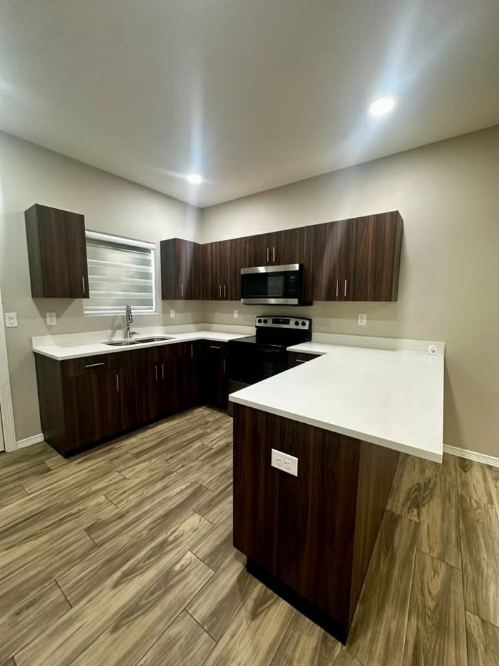 2314 N 37th Ln #3 - Photo 2 of 11