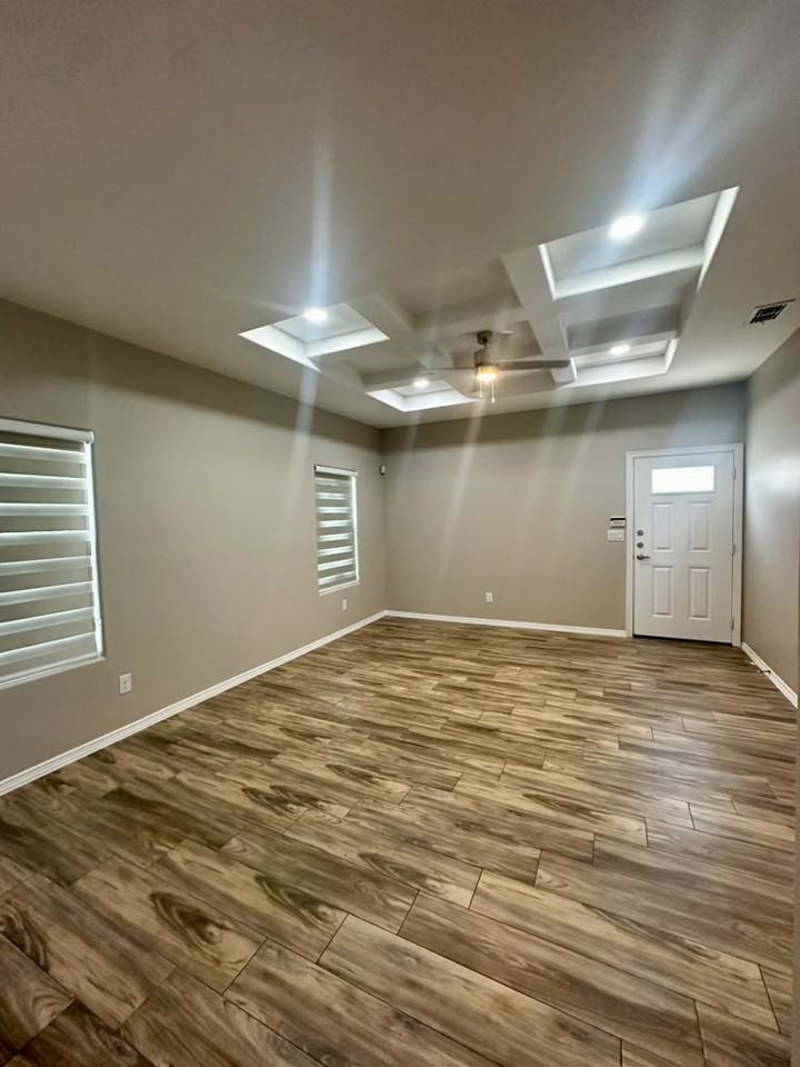 2314 N 37th Ln #3 - Photo 5 of 11