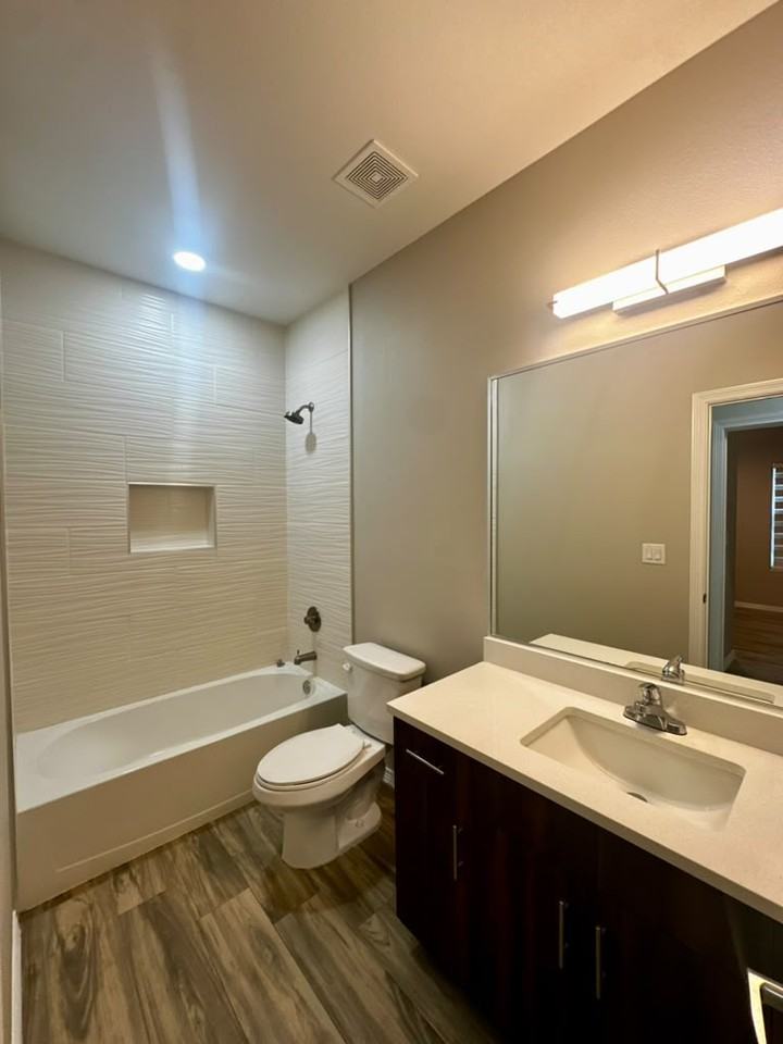 2314 N 37th Ln #3 - Photo 6 of 11