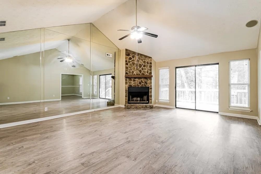 1576 Canberra Dr #NA - Photo 2 of 12
