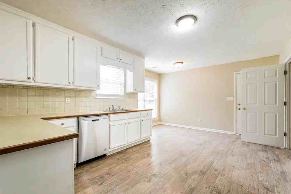 1576 Canberra Dr #NA - Photo 5 of 12