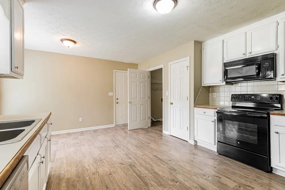 1576 Canberra Dr #NA - Photo 6 of 12