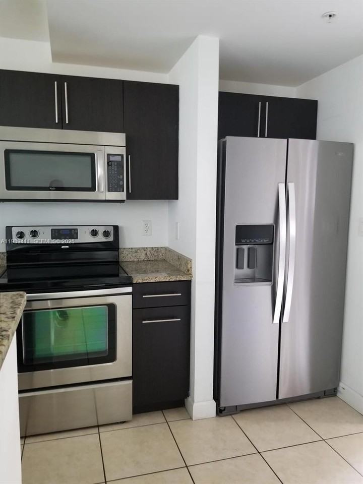 40 Calabria Ave #101 - Photo 6 of 11