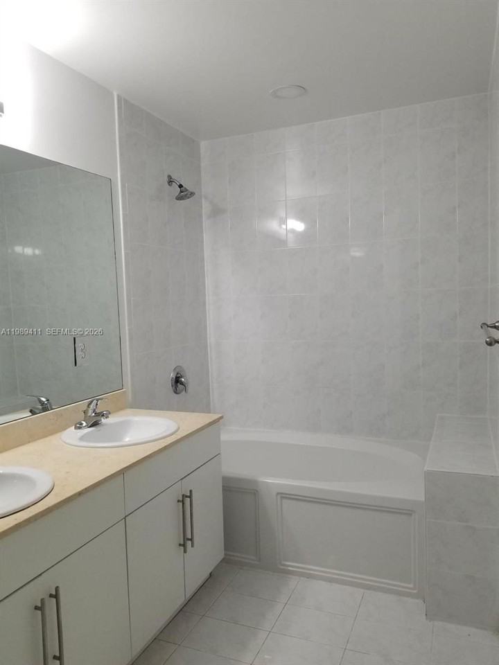 40 Calabria Ave #101 - Photo 7 of 11