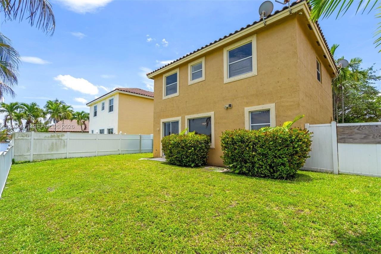 5149 Sw 137th Ave #NA - Photo 4 of 13