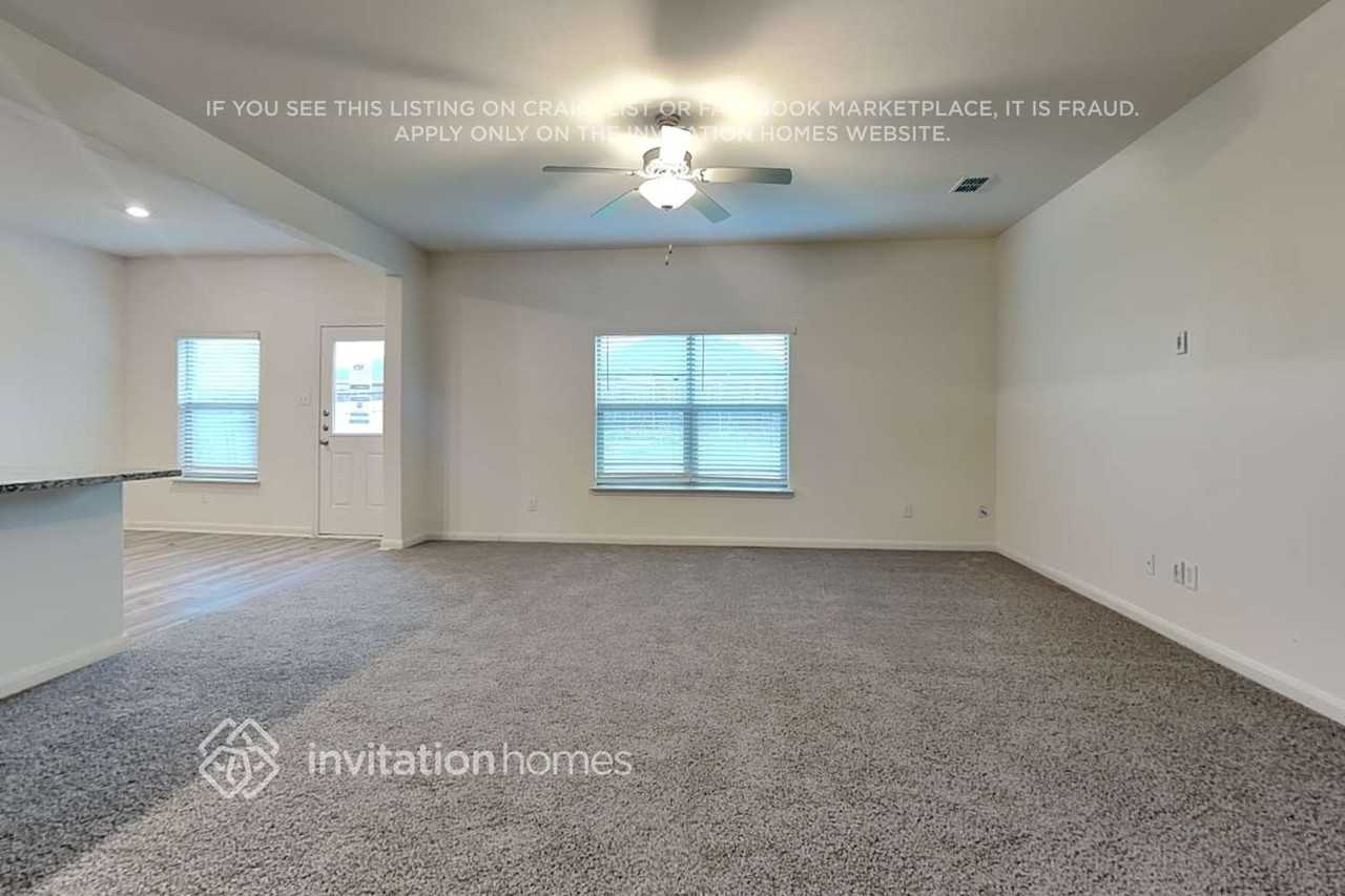 3032 Chico Dr - Photo 4 of 23