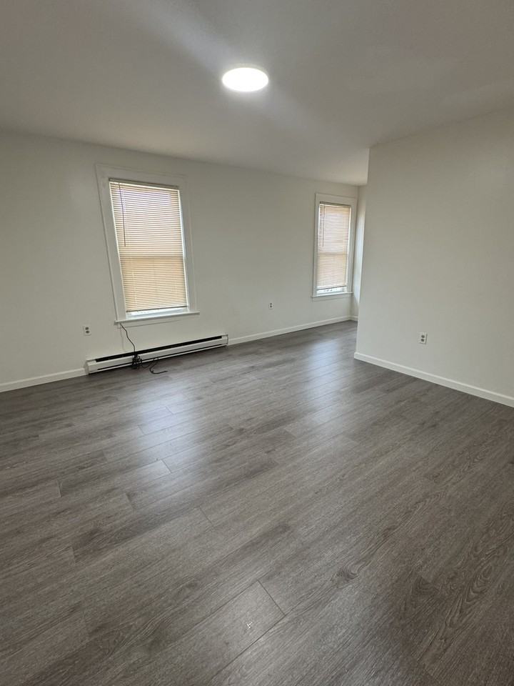 41 Rappallo Ave #2B - Photo 5 of 12