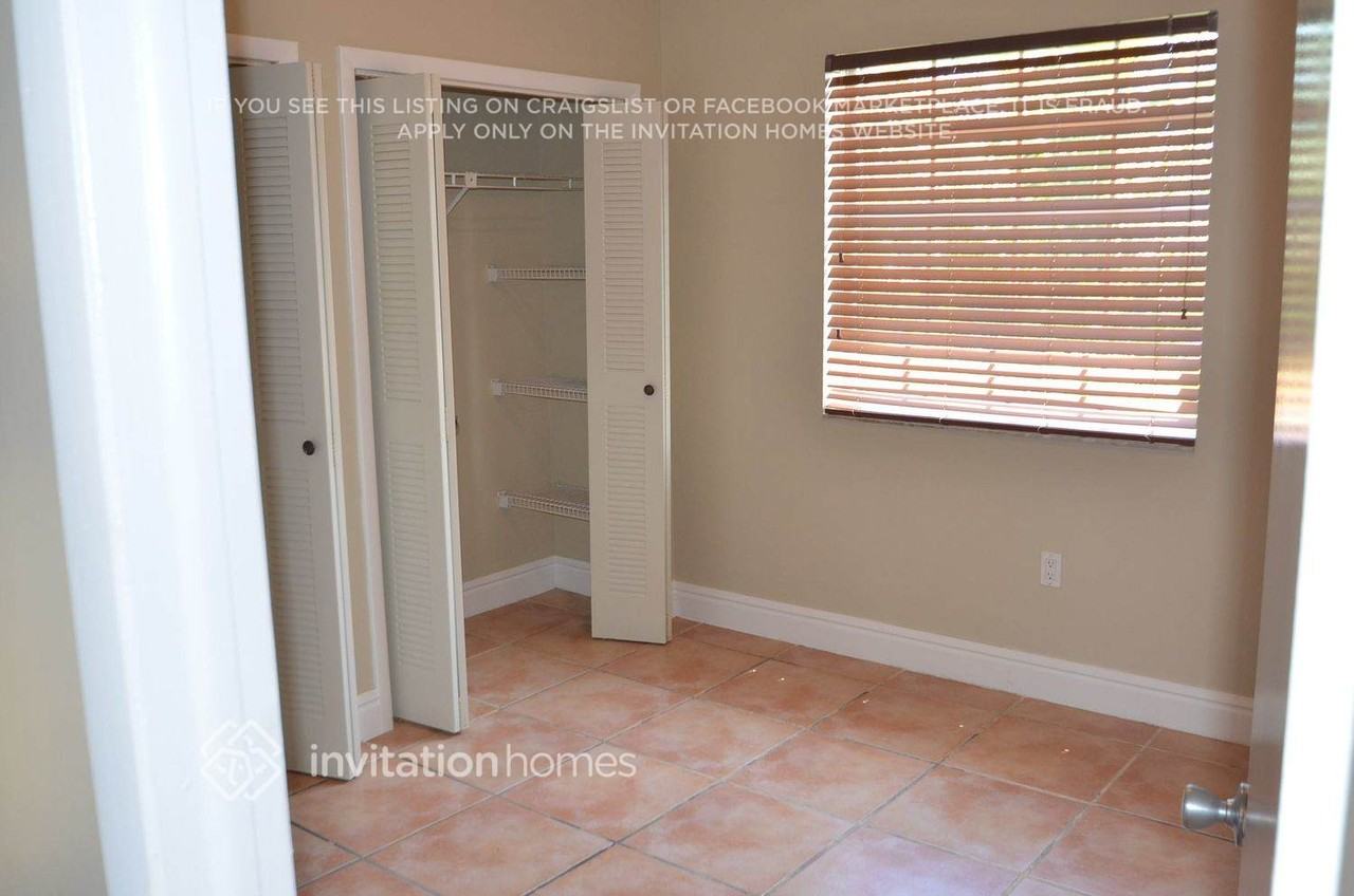 14002 Sw 161st Ter - Photo 6 of 12