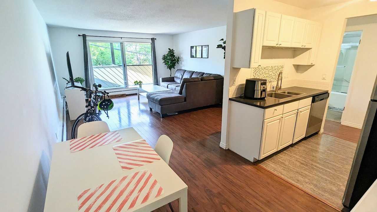 1513 26 Ave Sw - Photo 2 of 13