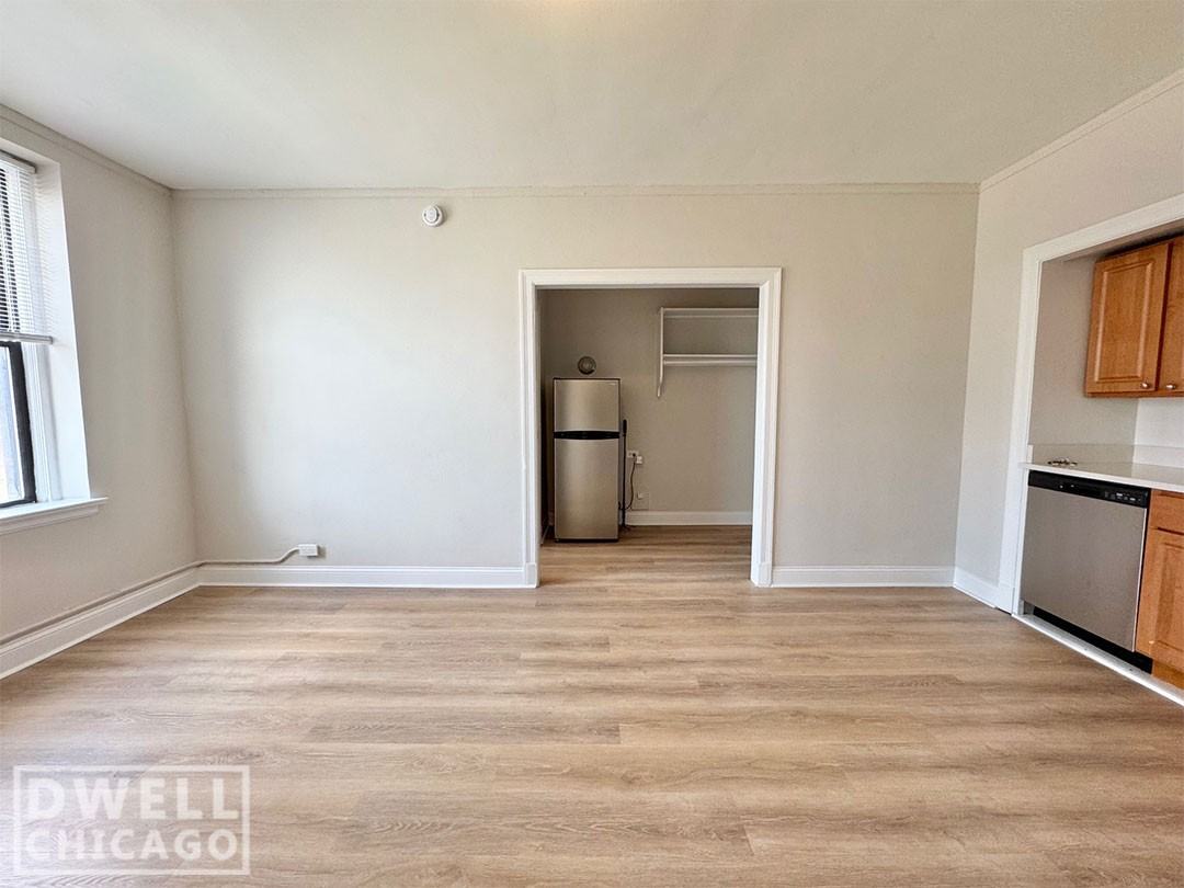2779 N Milwaukee Ave - Photo 4 of 12