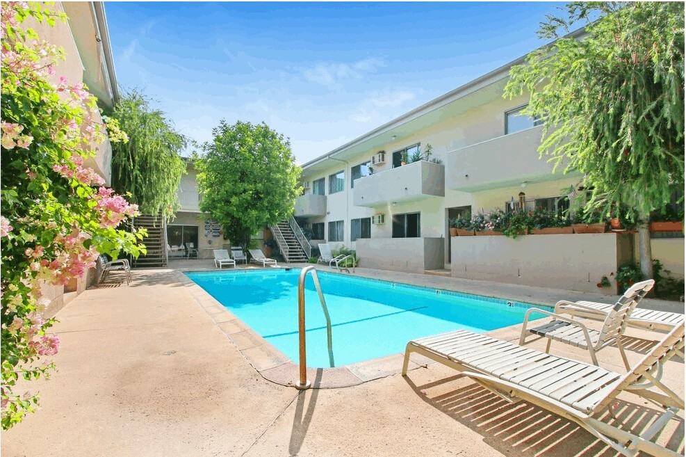 Encino Hillcrest Apartment - Photo 3 of 25