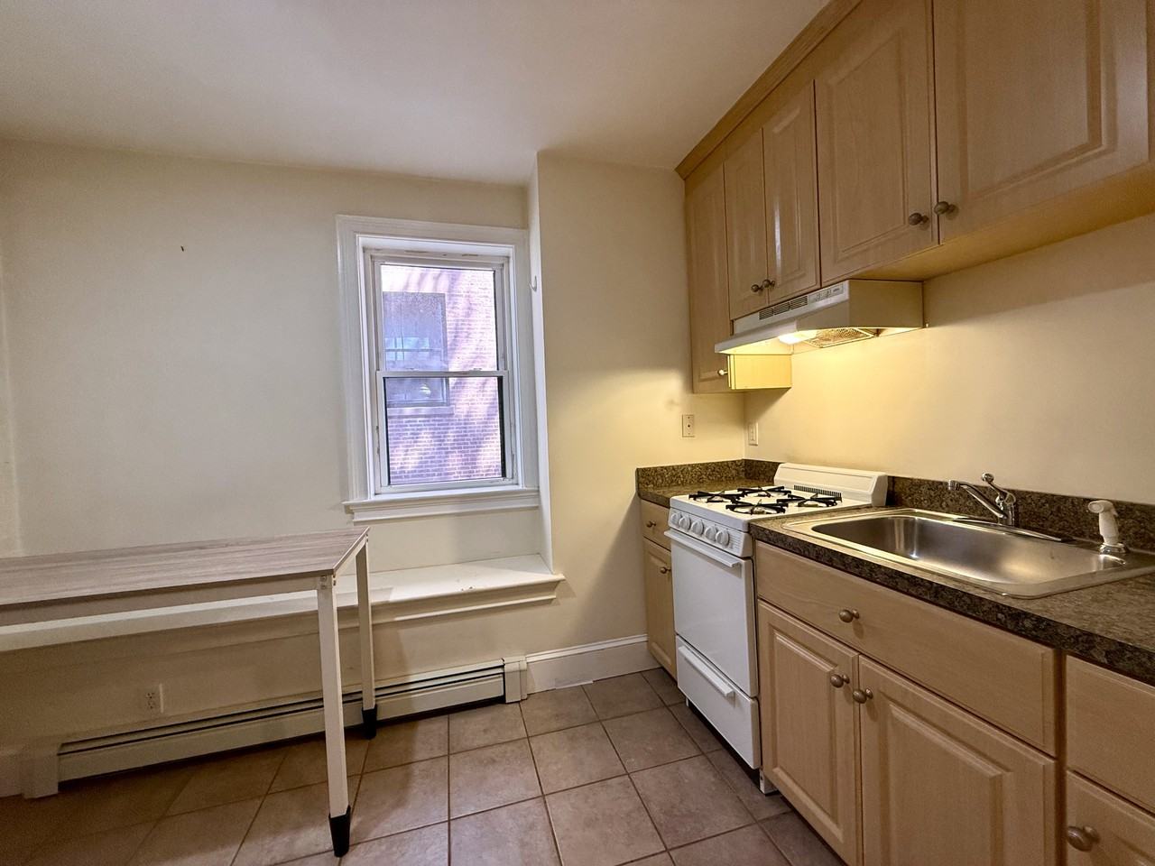 17 Exeter St #1A - Photo 5 of 9