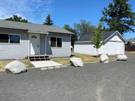 featured image of 3431 E Montgomery Ave