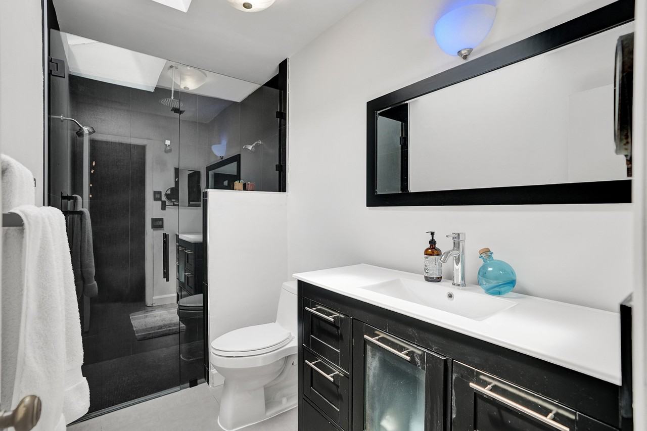 420 Sw 113th Ter #NA - Photo 5 of 37
