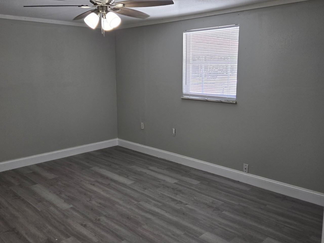 4412 Plum St - Photo 2 of 13