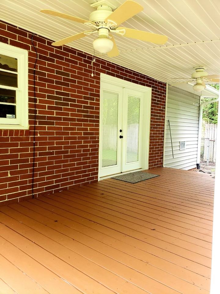 4017 Lindwood Dr #NA - Photo 3 of 13
