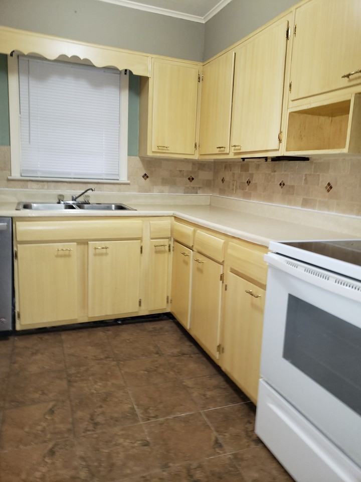 4017 Lindwood Dr #NA - Photo 7 of 13