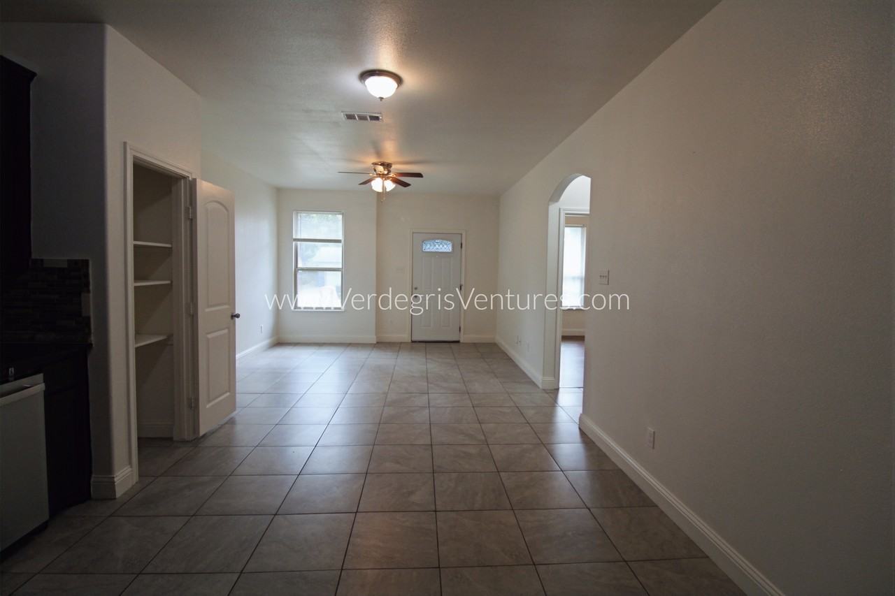 236 S Scott St #NA - Photo 3 of 14