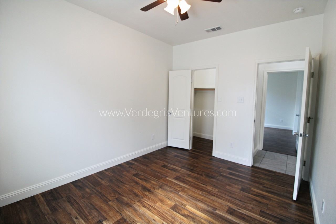 236 S Scott St #NA - Photo 4 of 14
