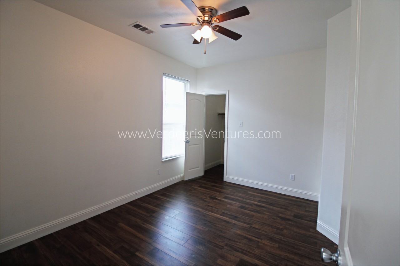236 S Scott St #NA - Photo 5 of 14