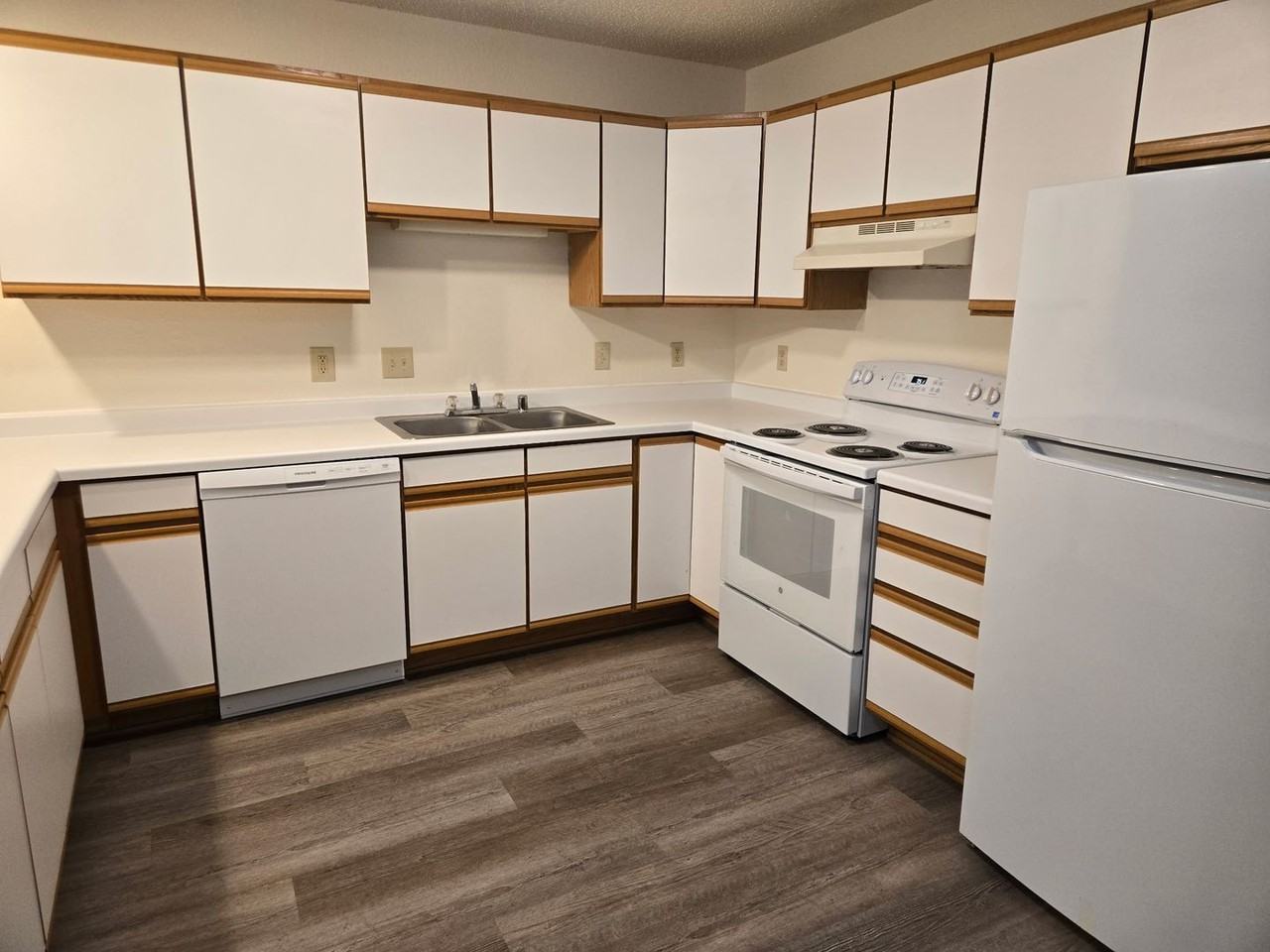 Parc West Apartments - Photo 2 of 12