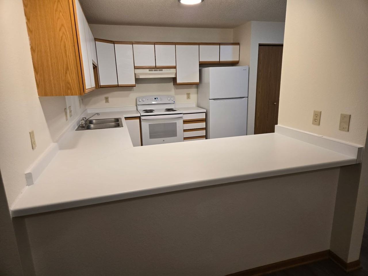 Parc West Apartments - Photo 3 of 12