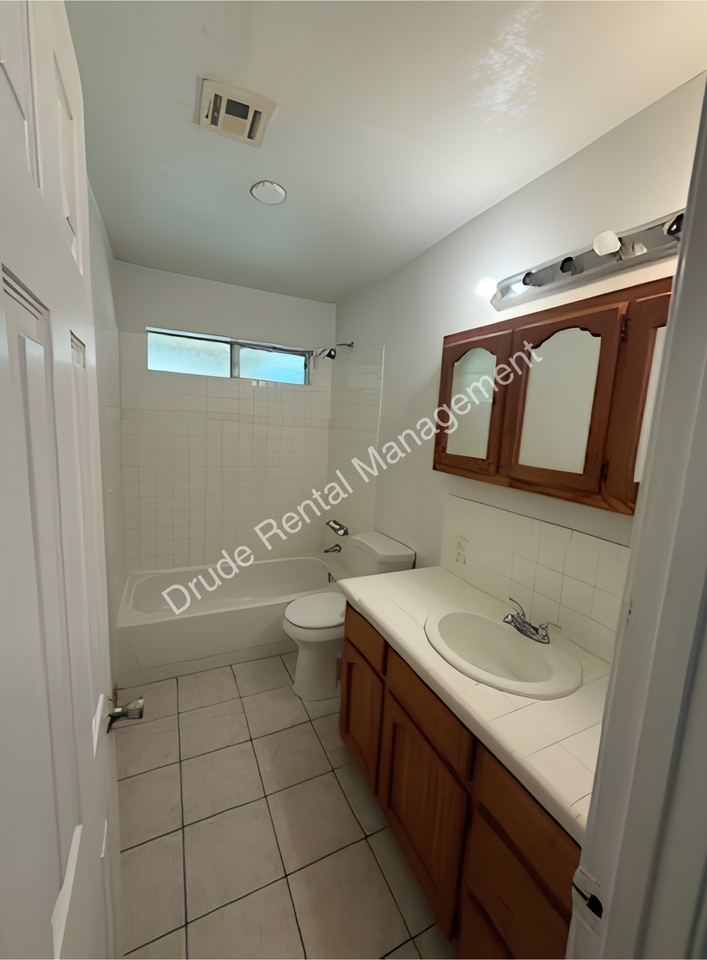335 N Baronne St - Photo 2 of 23