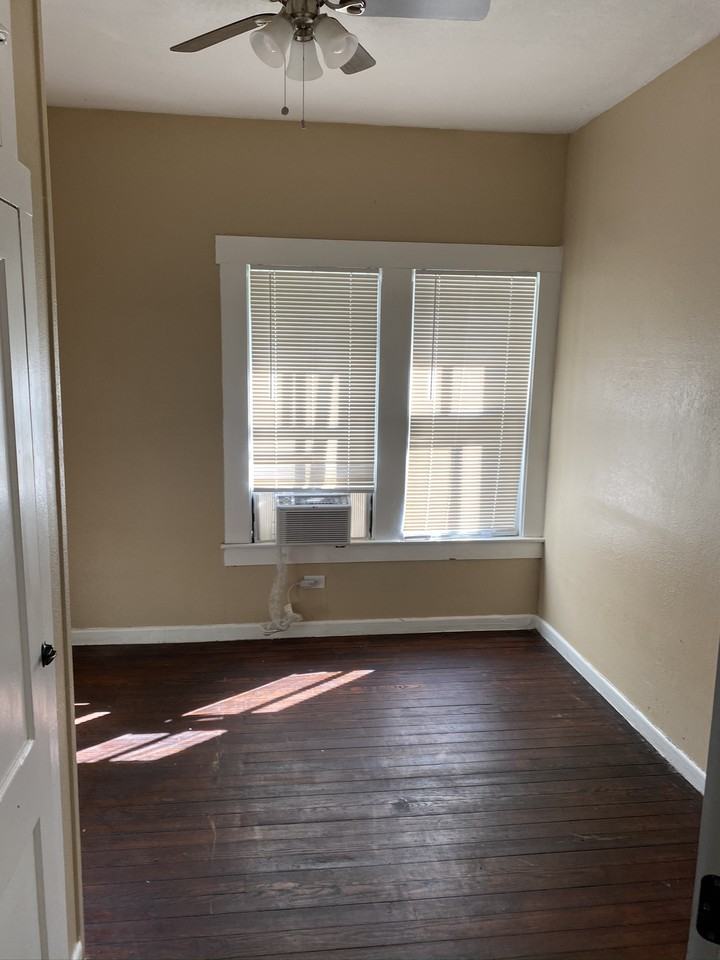 519 E Pine St - Photo 7 of 10