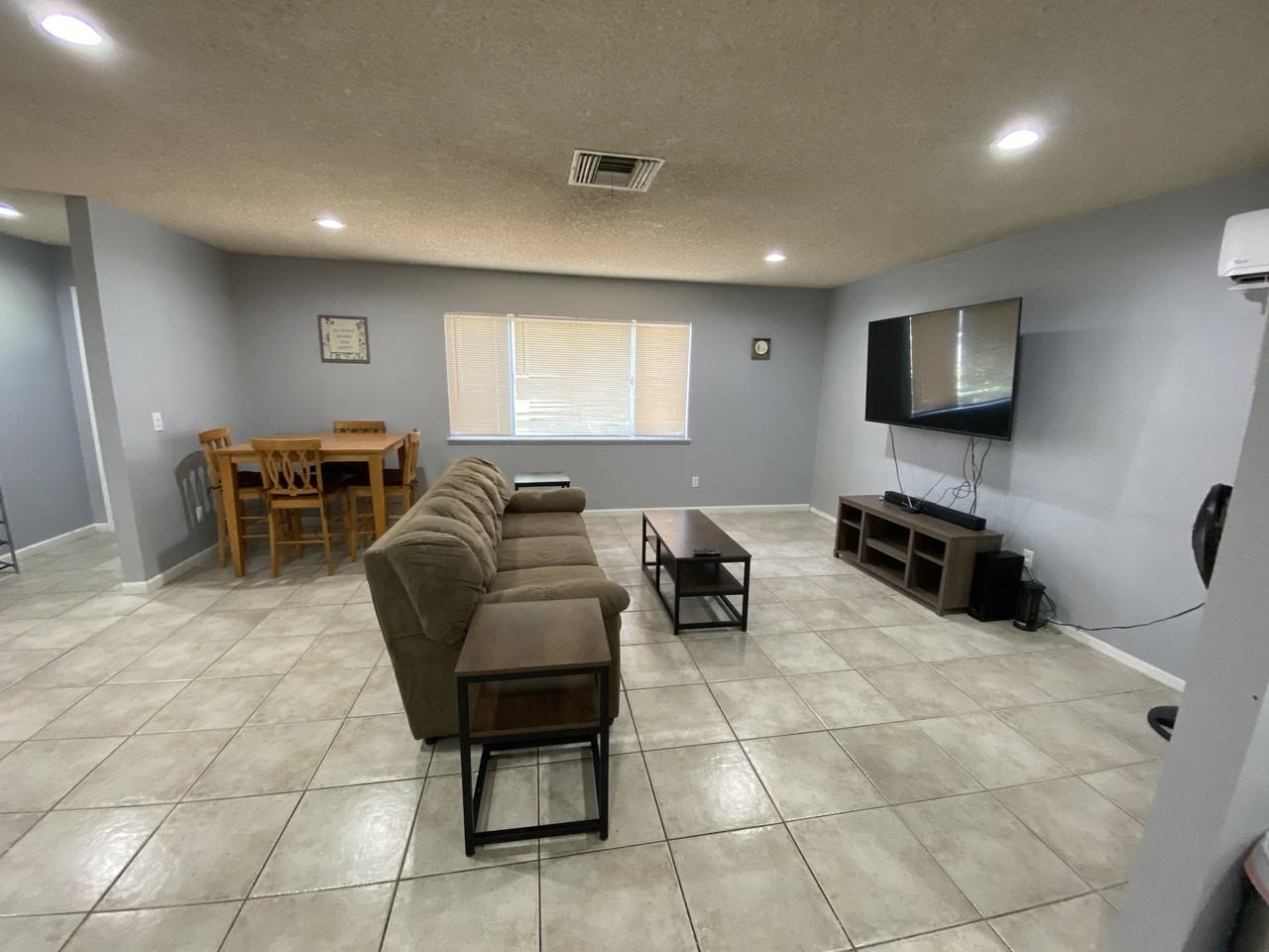 235 W Robertson Rd #C - Photo 7 of 9