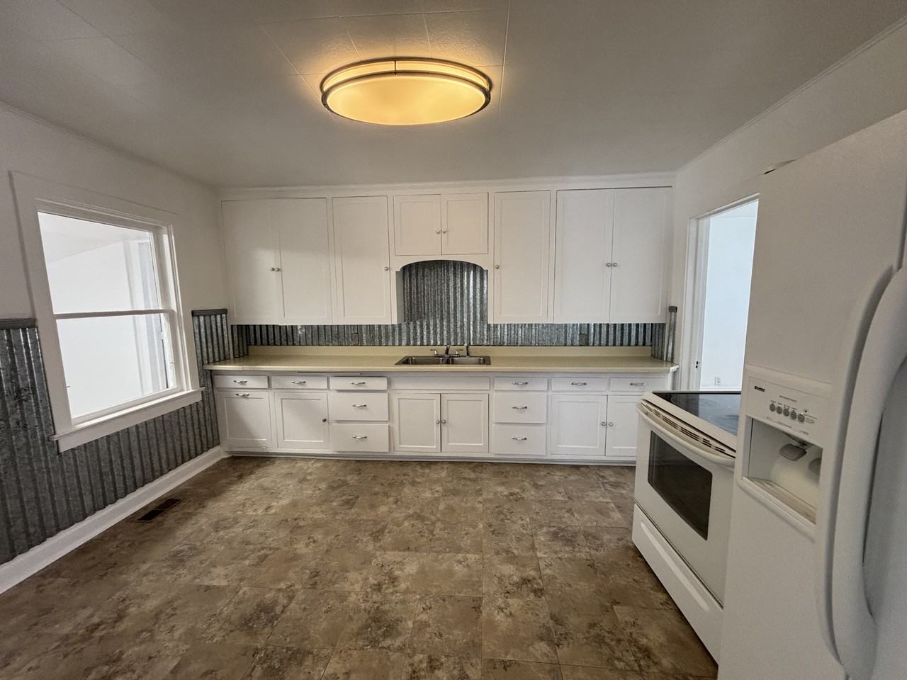 801 Ridge Ave - Photo 2 of 9