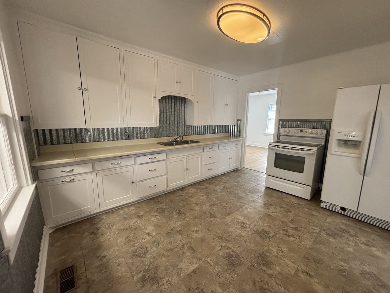 801 Ridge Ave - Photo 3 of 9