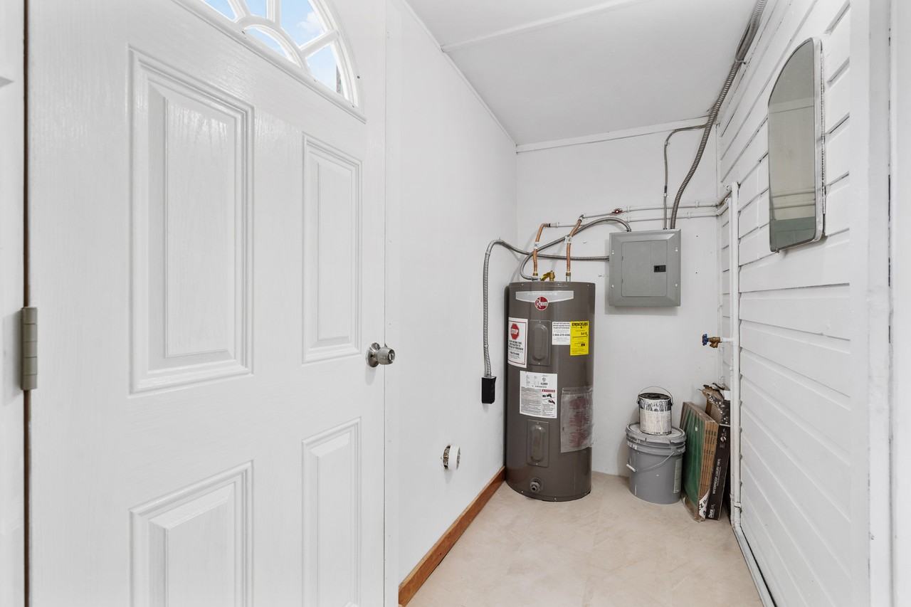 1858 Wilbur Ave - Photo 2 of 22